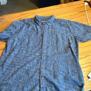 Patagonia men’s blue plaid shirt